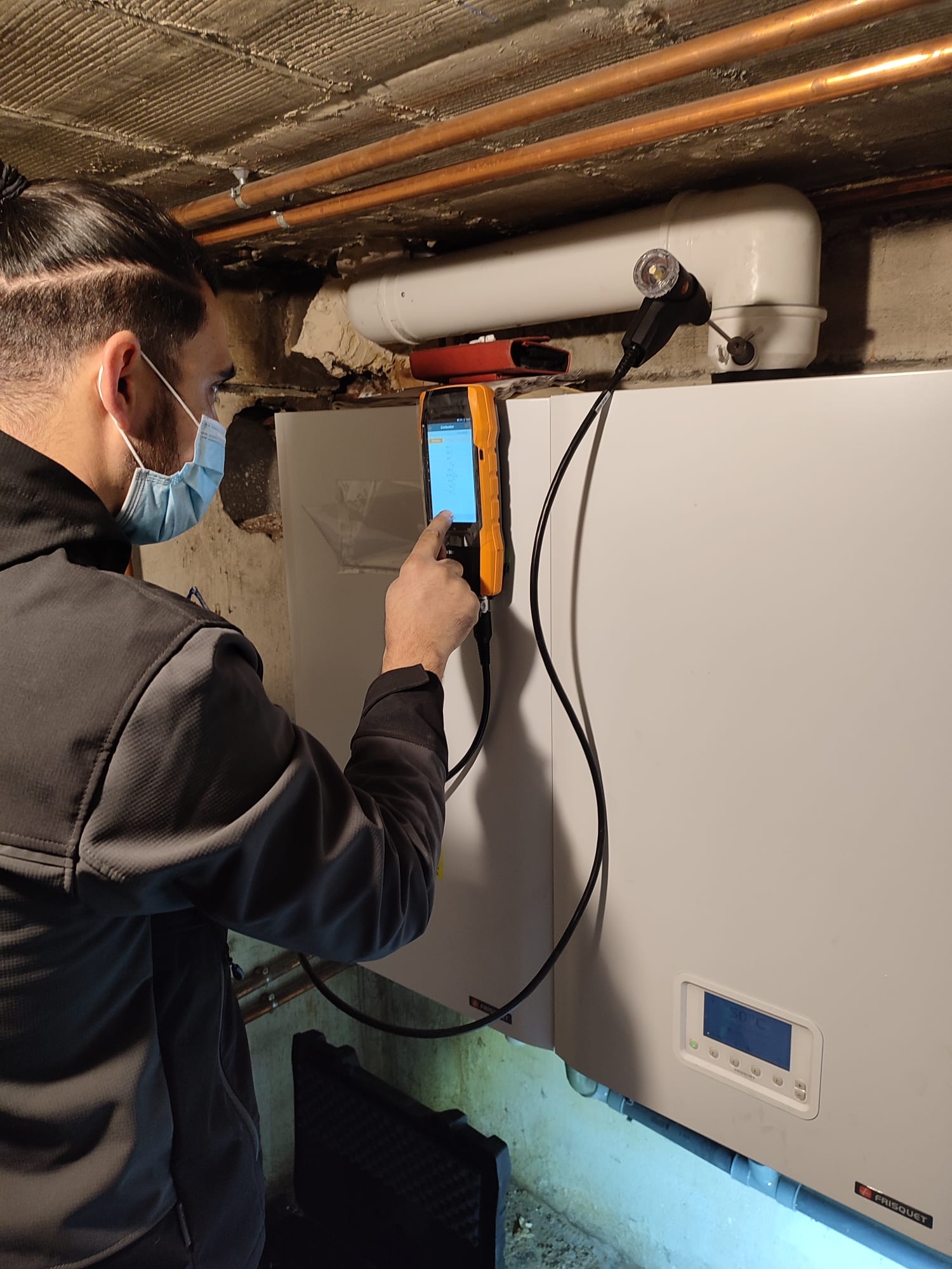 Réglage et mise en service d'une chaudière gaz haute performance.